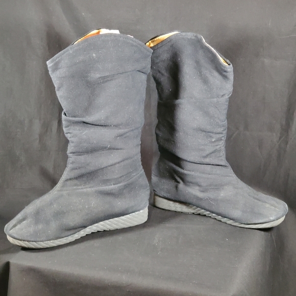 Embroidered Boots - Picture 2 of 5